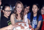 Mỹ Tâm hẹn hò fan uống cafe mừng sinh nhật “đứa con lớn”